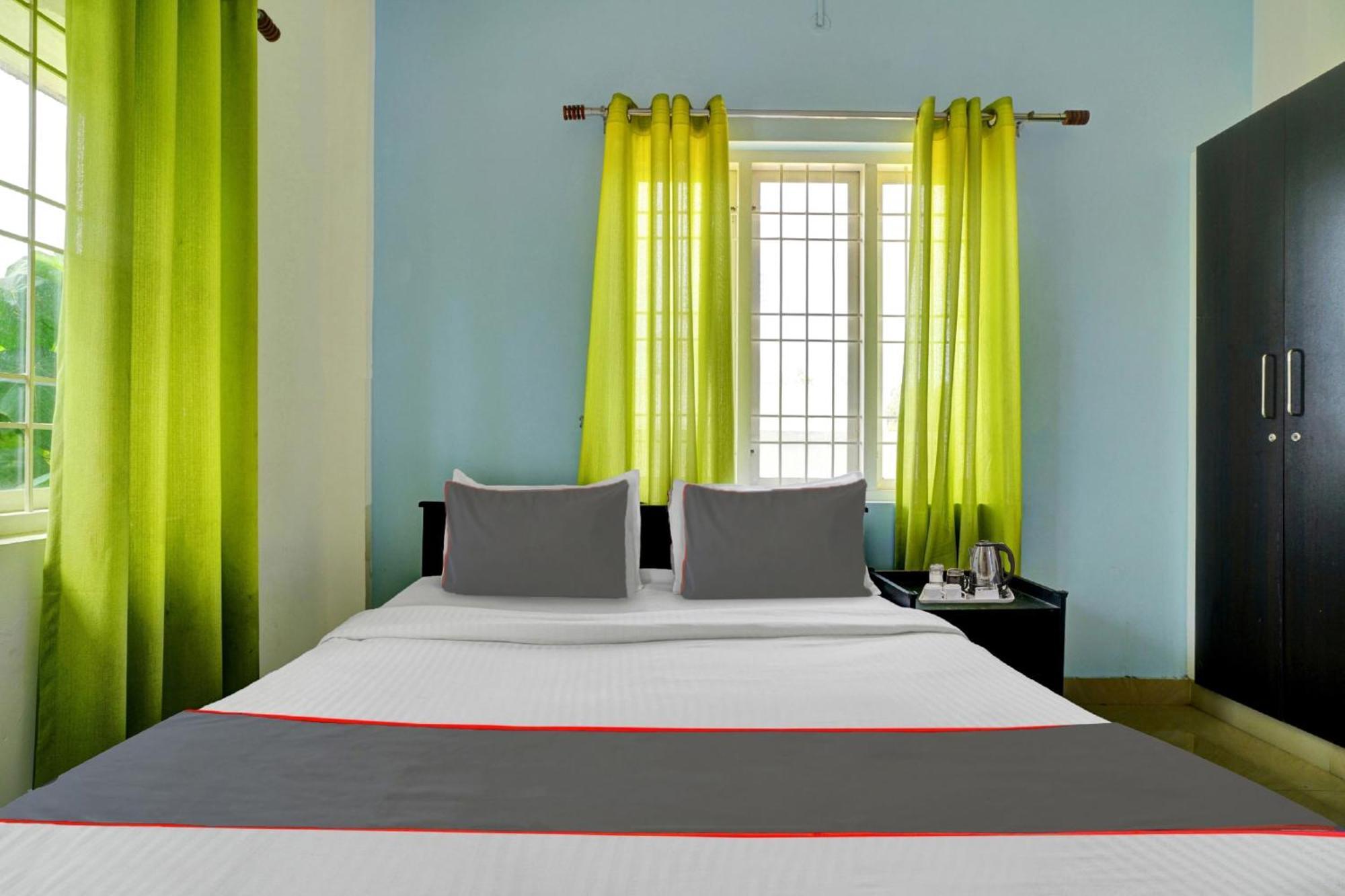 Collection O 81026 Suqoon Premium Stays Kochi Exterior foto